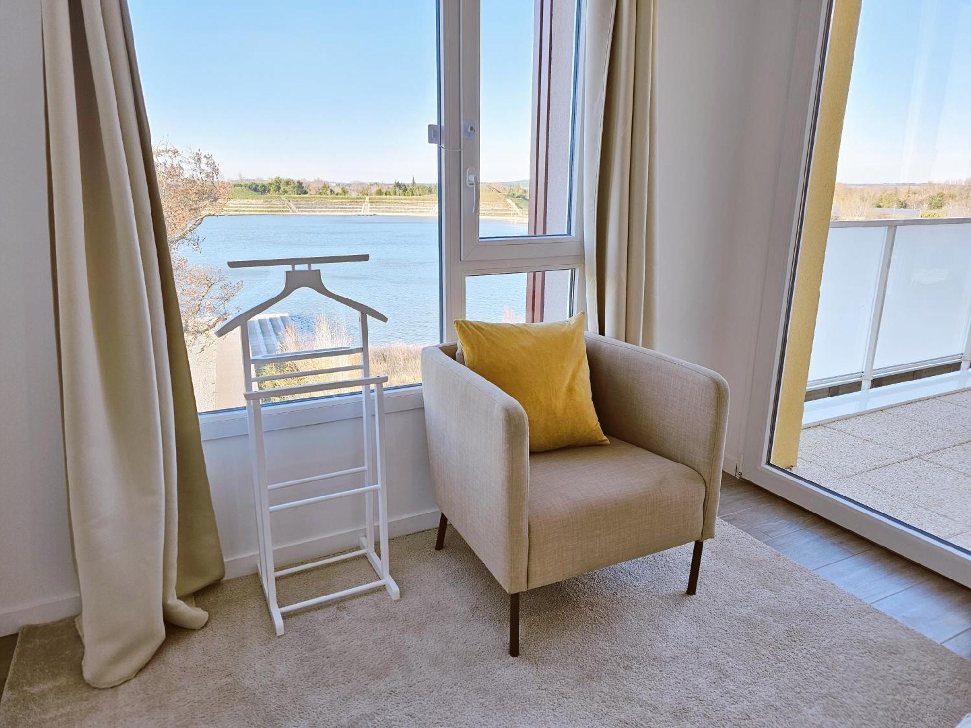 Lakeside Provence - Appartement 4 Etoiles Face Au Lac De Monteux Dış mekan fotoğraf